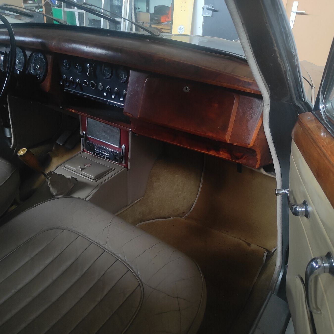 Jaguar Automobili: Jaguar MK 2 vétéran – Usato da Palézieux-village venduto da uras611 6