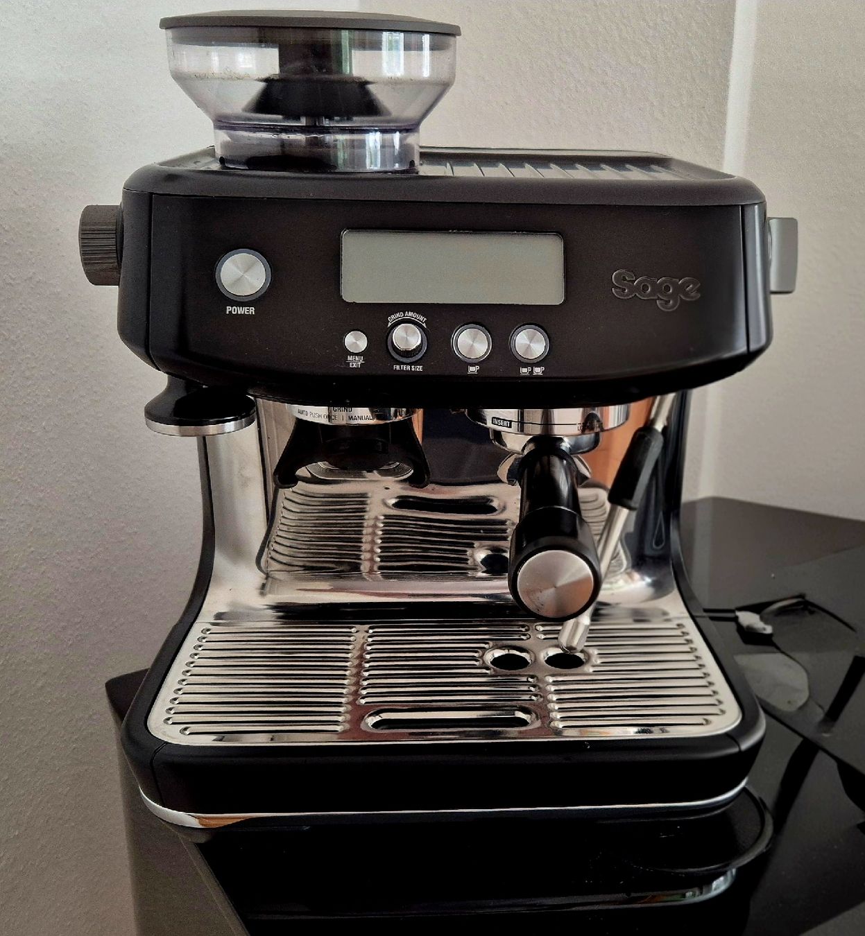 Sage Kaffeemaschinen & Espressomaschinen: Sage The Barista Pro Espresso Machine Black – Gebraucht aus Basel von Raf67