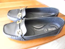 souliers noirs Geox T.37 (état de neuf)