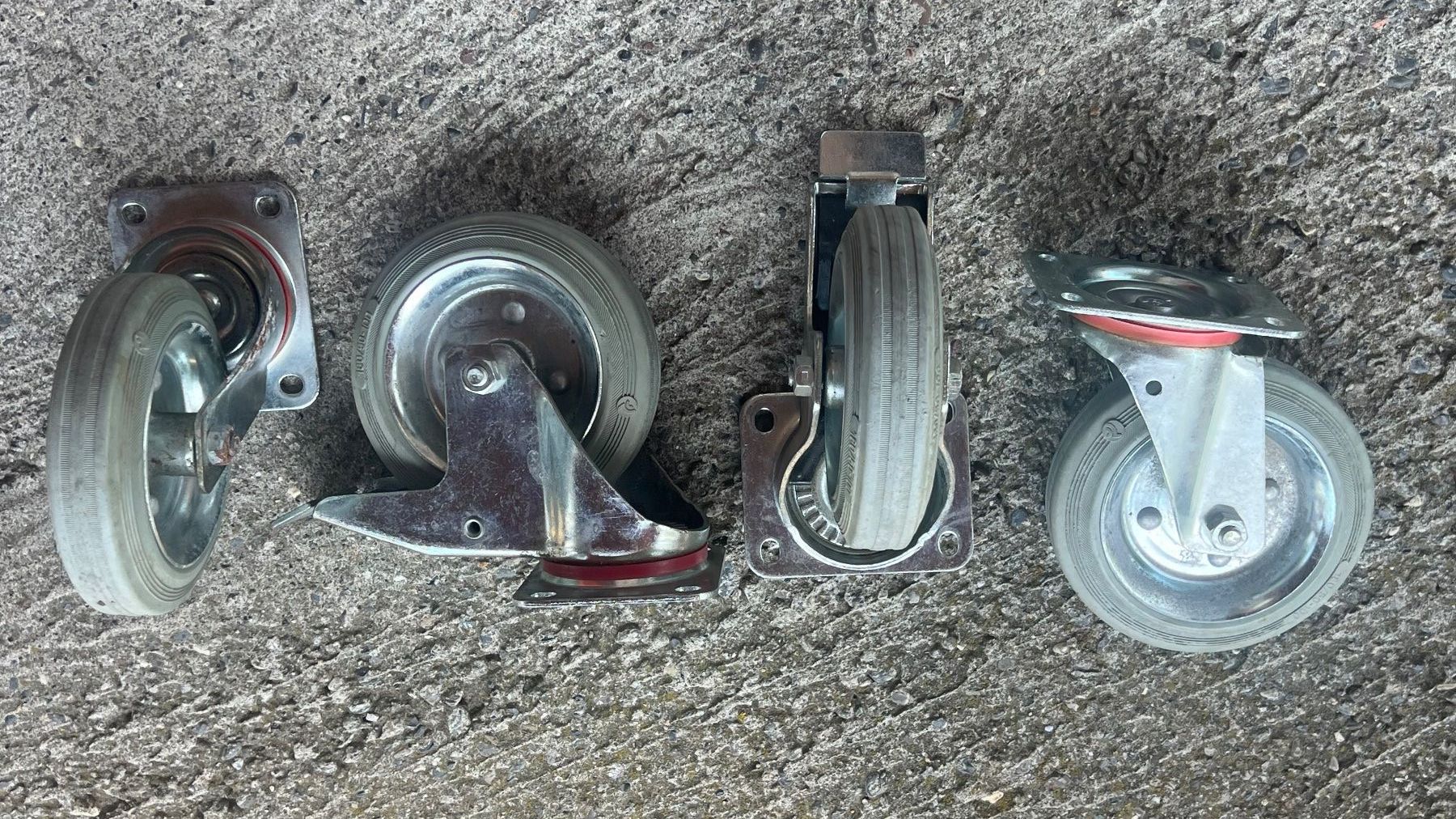 Altro per stoccaggio & trasporto: 4 Lenkrollen mit Gummireifen – Usato da Schübelbach venduto da Dolly990_2