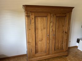 Antker sehr schöner Bauernschrank