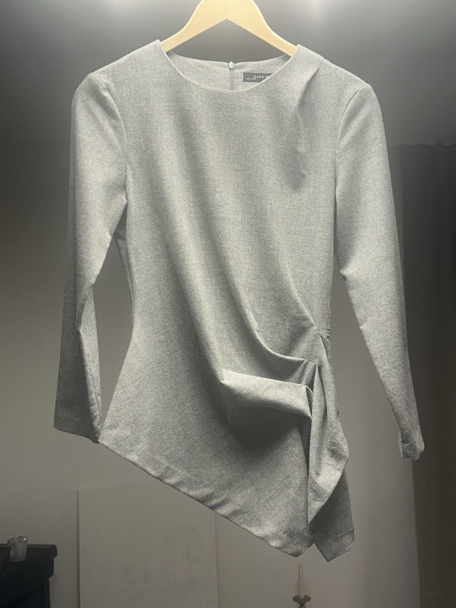 Zara Top: Zara Wool Asymmetric Draped Top size S – Nuovo (secondo la descrizione) da Zürich venduto da NYDDYN