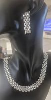 Set collana e orecchini colore argento nuovi