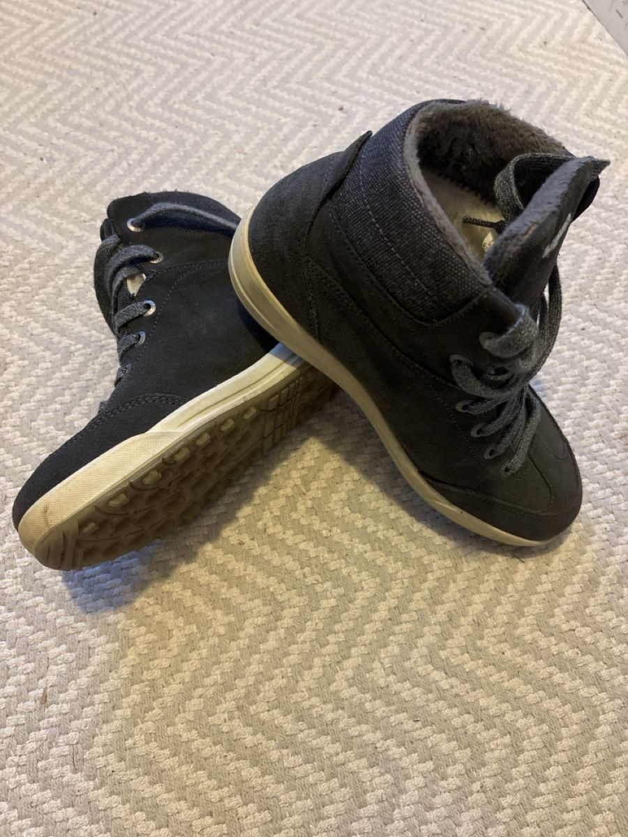 Lowa Scarpe da uomo: Warme Lowa Winterschuhe 35.5 – Usato da Zürich venduto da K.St. 1