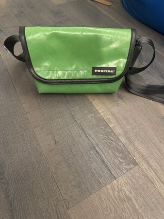FREITAG Green Messenger Bag (f41 HAWAII FIVE-0)