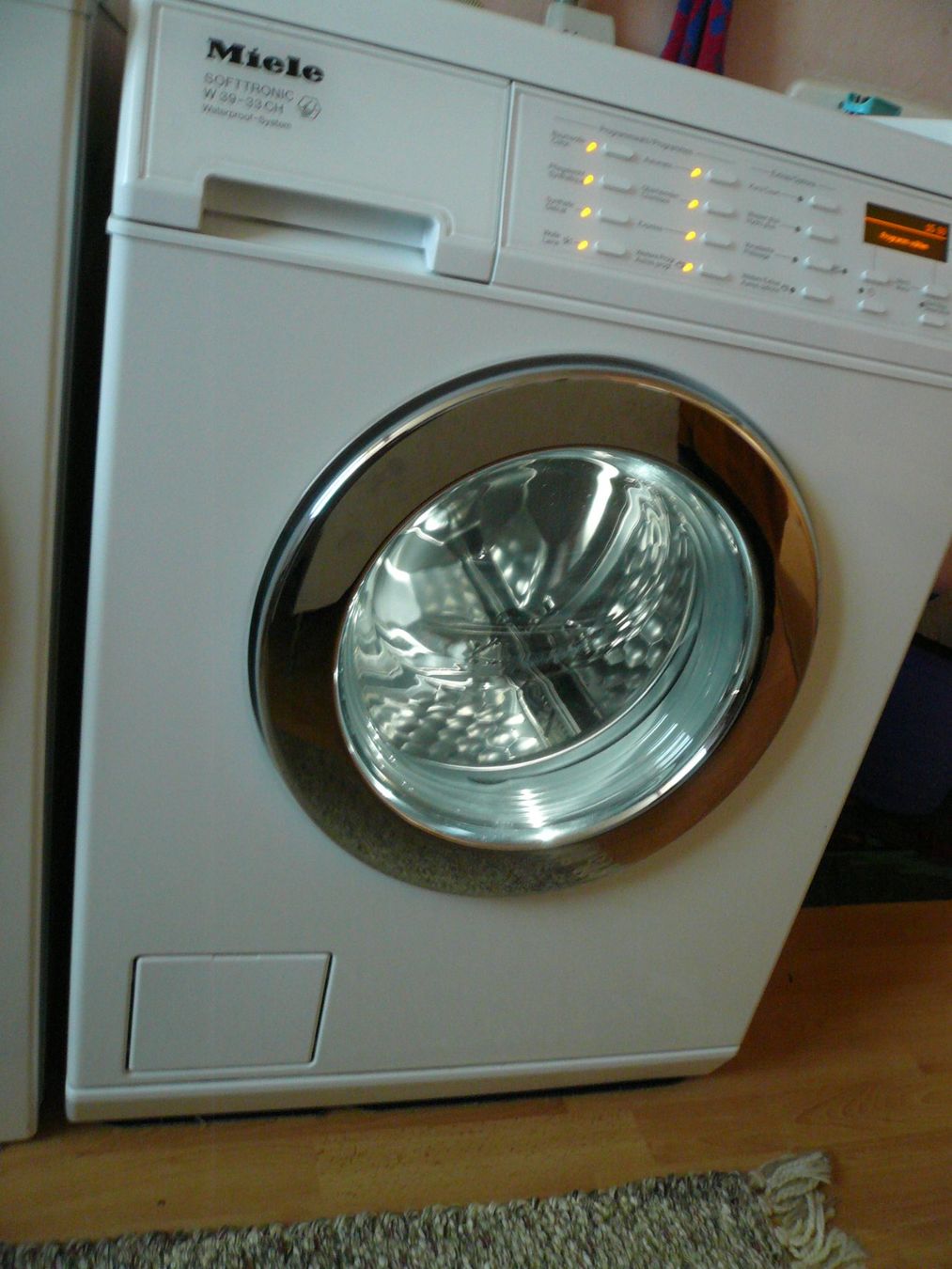Miele Lavatrici: Miele Waschautomat Softtronic W39-33 CH – Usato da Brunnadern venduto da vapiano 4