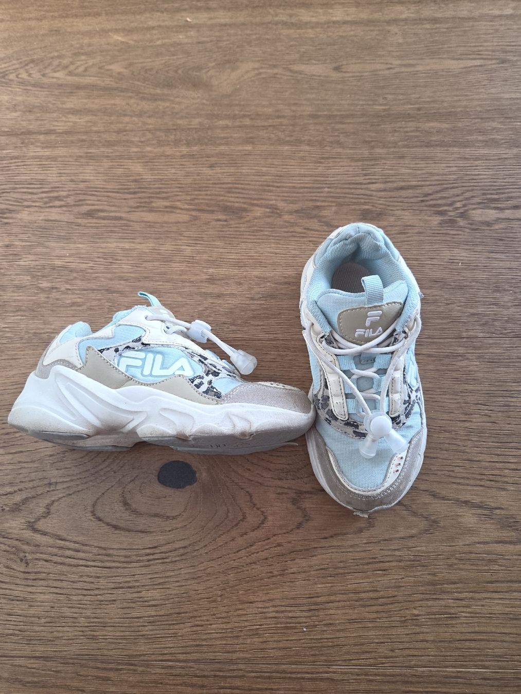 Fila Scarpe per ragazze: Fila Turnschuh Gr.30 – Usato da Teufen AR venduto da NoraRothm