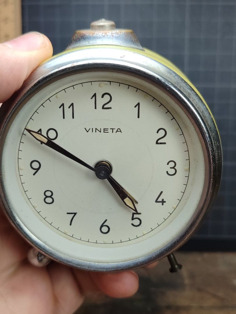 Sveglie: Wunderschöner alter Wecker Nr66 Vineta – Usato da Gelterkinden venduto da MYSTOREFORYOU4460