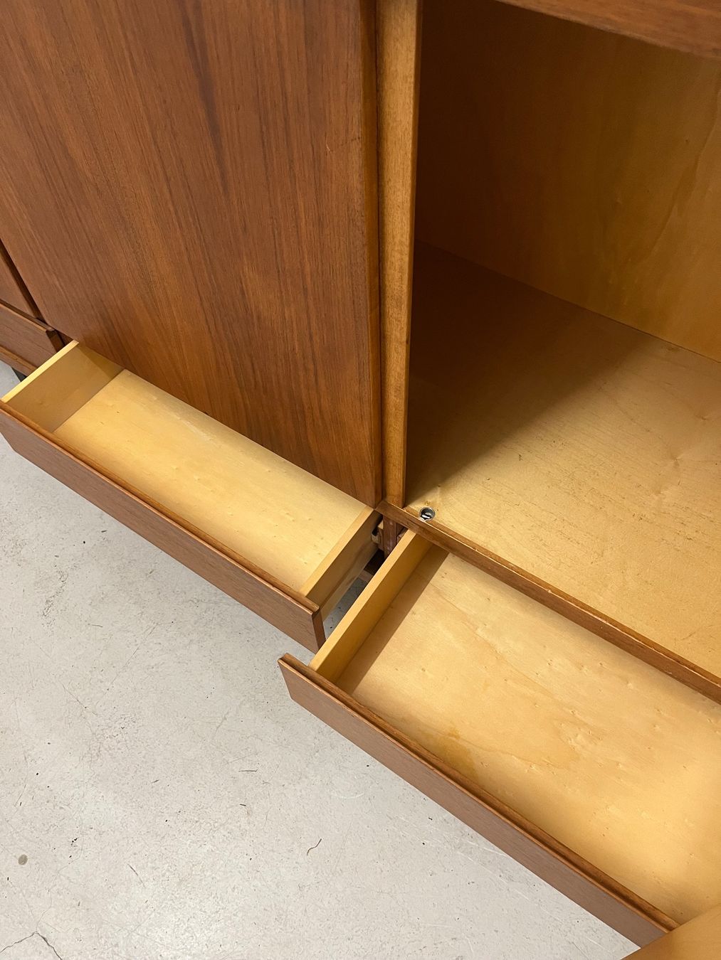 Kommoden: Vintage Möbel Sideboard 60er mid century – Gebraucht aus Schaffhausen von Penkova 4