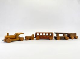 Handgemachte Holzeisenbahn - 5-teilig, naturbelassen, Unikat
