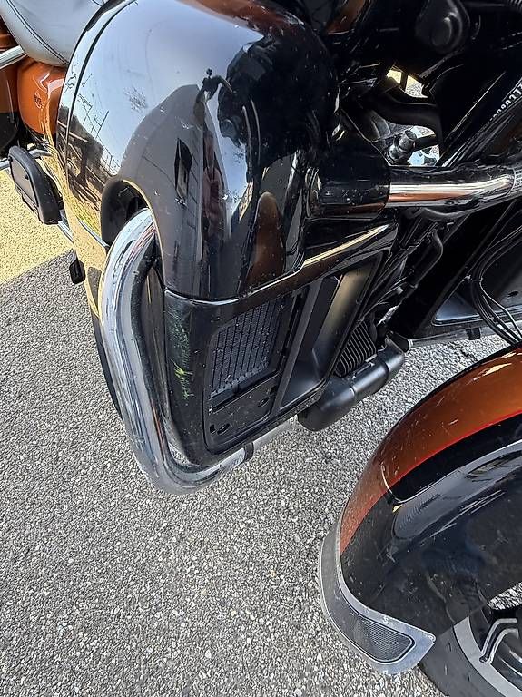 Touring: Harley Davidson FLHTK Electra Glide  – Défectueux à Küssnacht am Rigi par Mayker 4