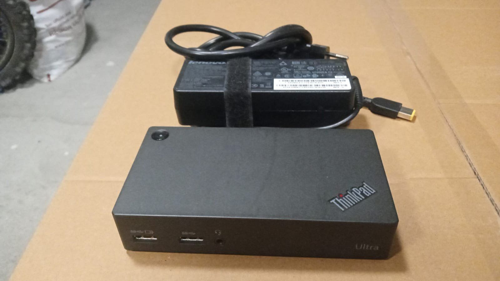 Lenovo Elektronikbauteile: ThinkPad Lenovo DK1523 – Gebraucht aus Montreux von pku_fw2d