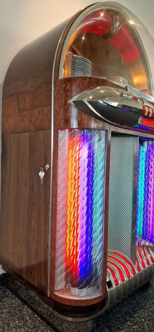 Wurlitzer Jukebox: Musikbox Wurlitzer 1100 – Usato da Geroldswil venduto da jukeman 1