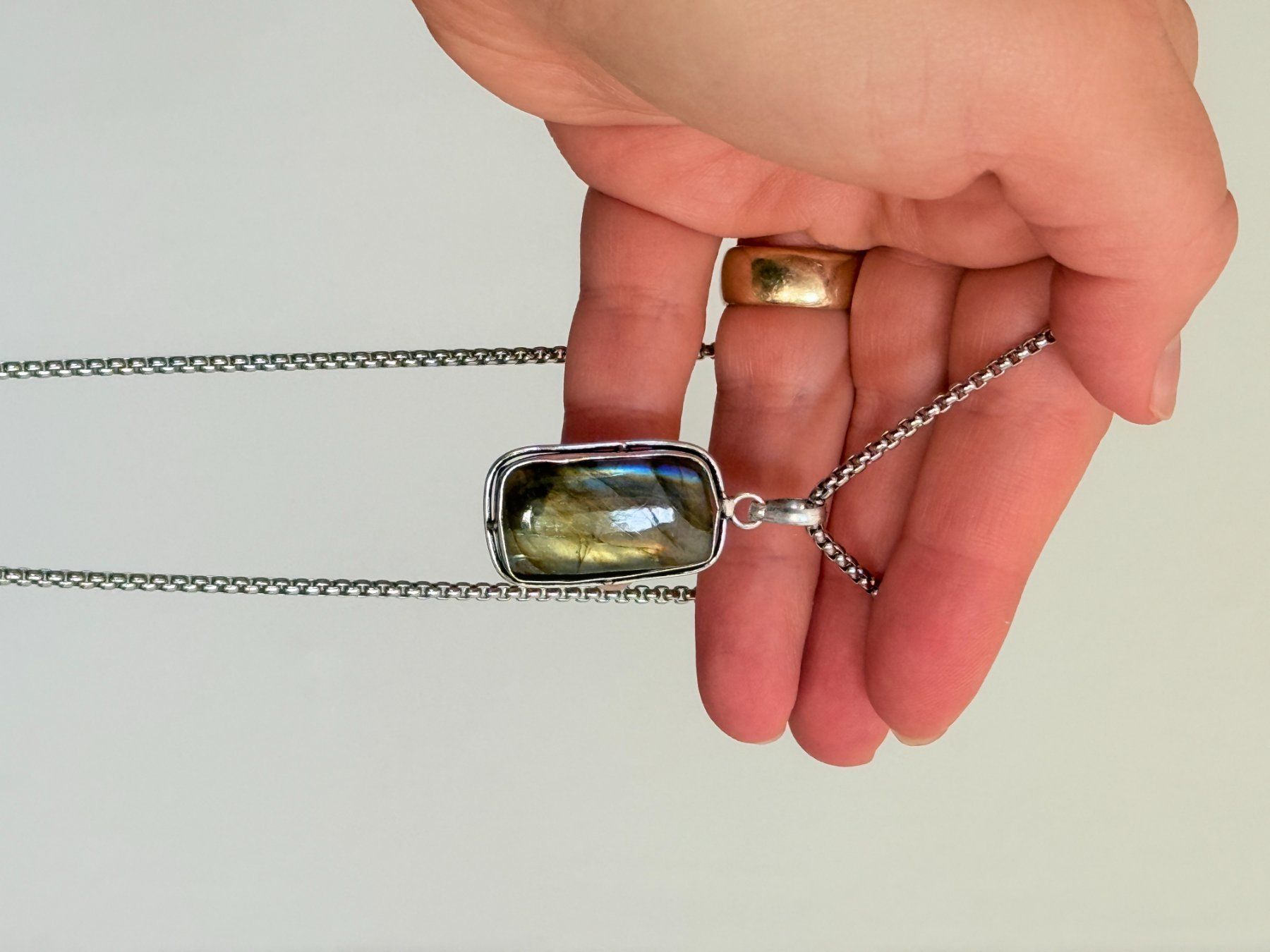 Colliers: Collier avec Labradorite – Neuf avec emballage d'origine à Genève par AWWA 9