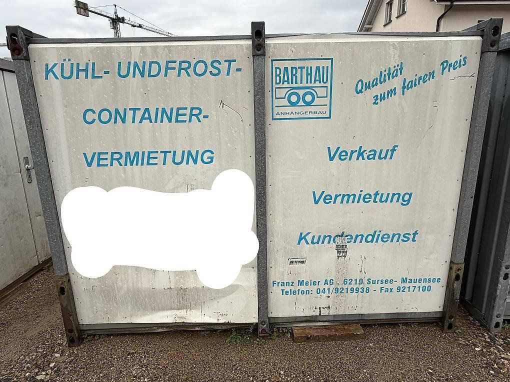 Conteneurs de construction: Isolierter Container – Défectueux à Kottwil par Marco.CH_