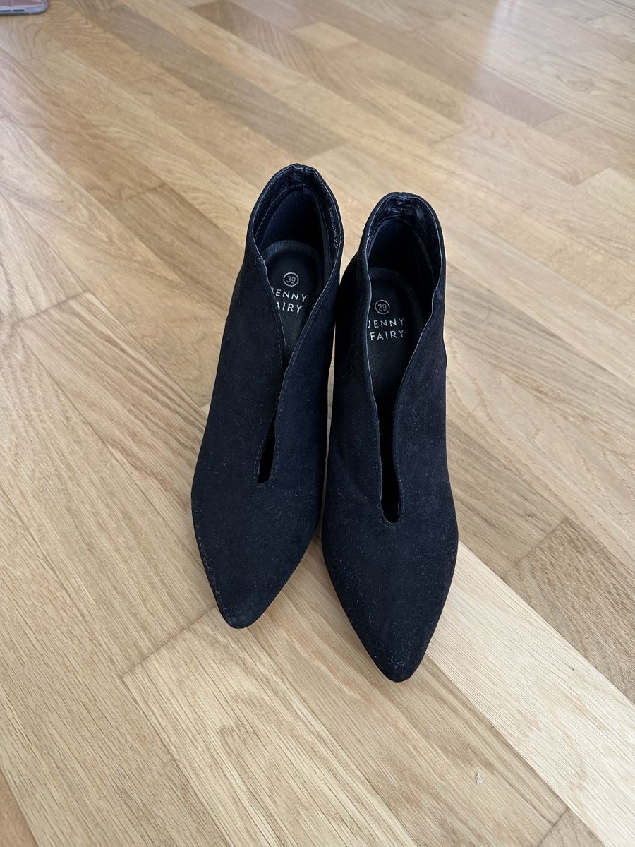 Scarpe da donna: Last Chance: Stiefeletten schwarz – Usato da Staufen venduto da nad_7jgp 1