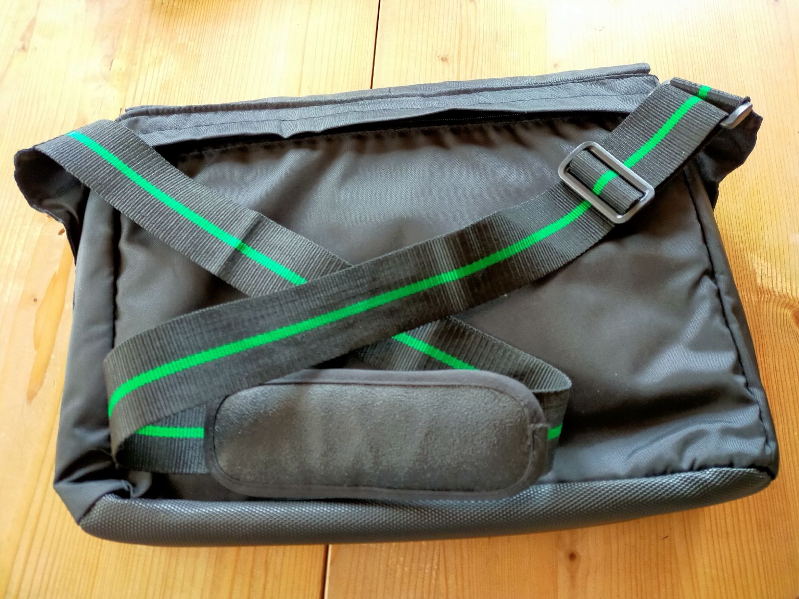 Borse: Laptoptasche NEU – Nuovo (secondo la descrizione) da Oberhofen TG venduto da tryxta 1