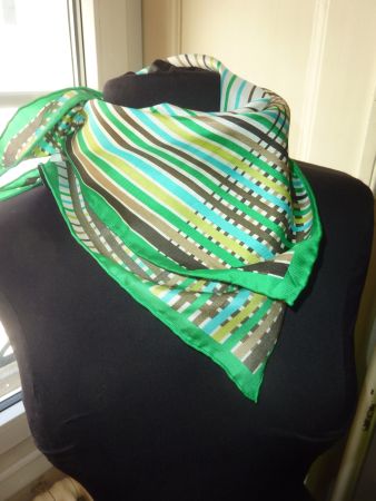 foulard vert en soie marque nulu new look pour femme