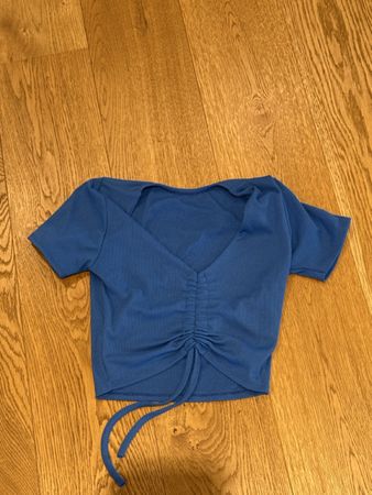 Damen Top blau mit Raffung Grösse S neu