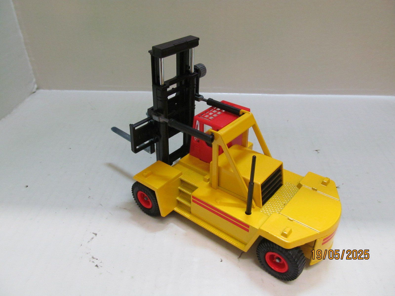 Siku Modellbausätze & Standmodelle: SIKU INDUSTRIE-CONTAINER STAPLER – Gebraucht aus Grueningen von malamut56 2