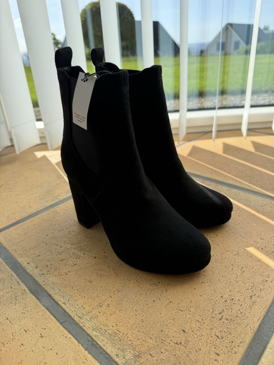 Scarpe da donna: Stiefeletten mit Absatz, Gr.37 - NEU – Nuovo (secondo la descrizione) da Remetschwil venduto da Ka95