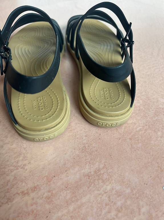 Scarpe da donna: CROCS sandali donna - usati poco n 40,5 – Usato da Origlio venduto da Elicius 2