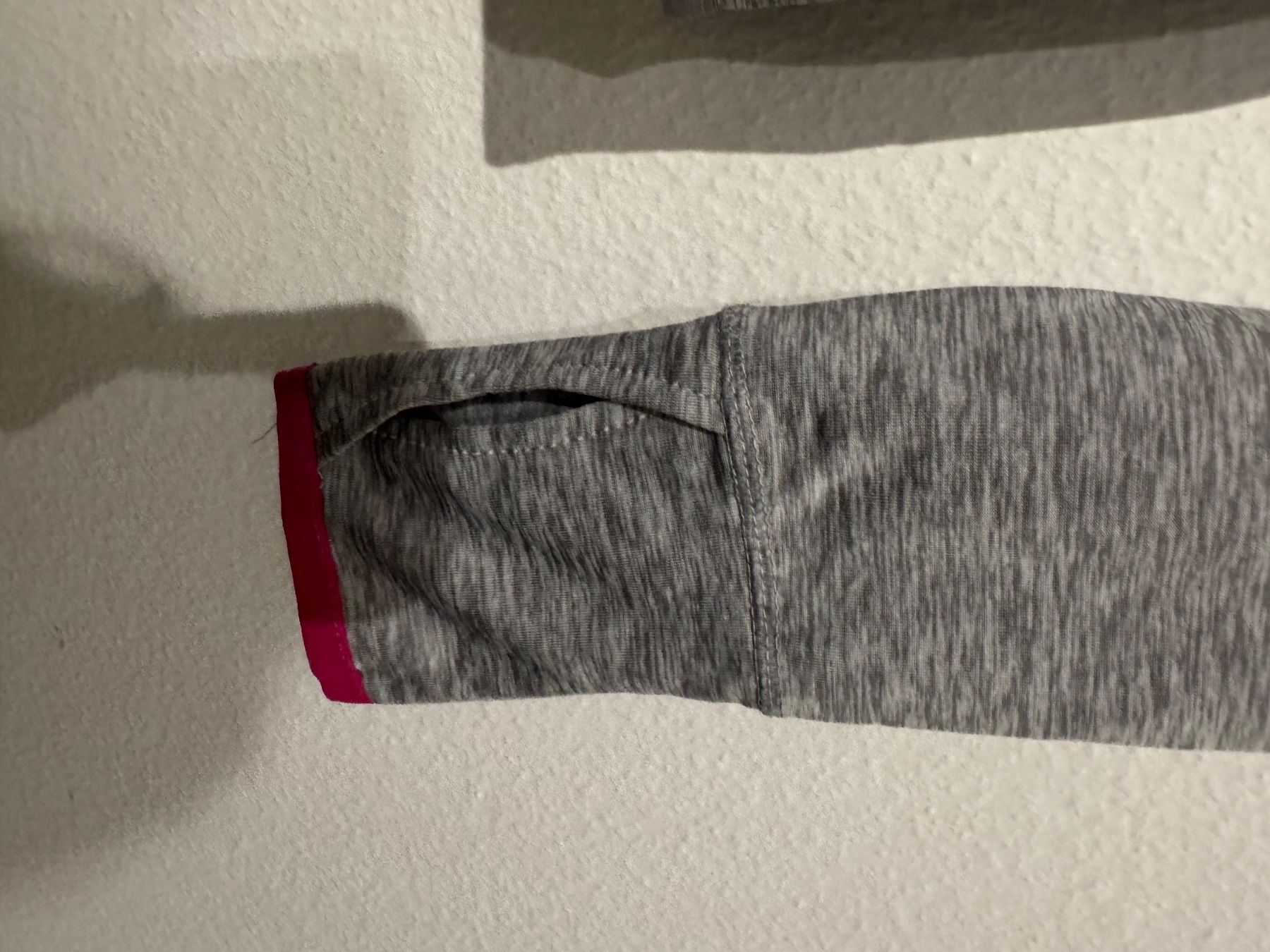 Pullover & Sweatshirts: Damen Kapuzenpullover mit Reisverschluss Gr. L – Gebraucht aus Muttenz von veroo8 1