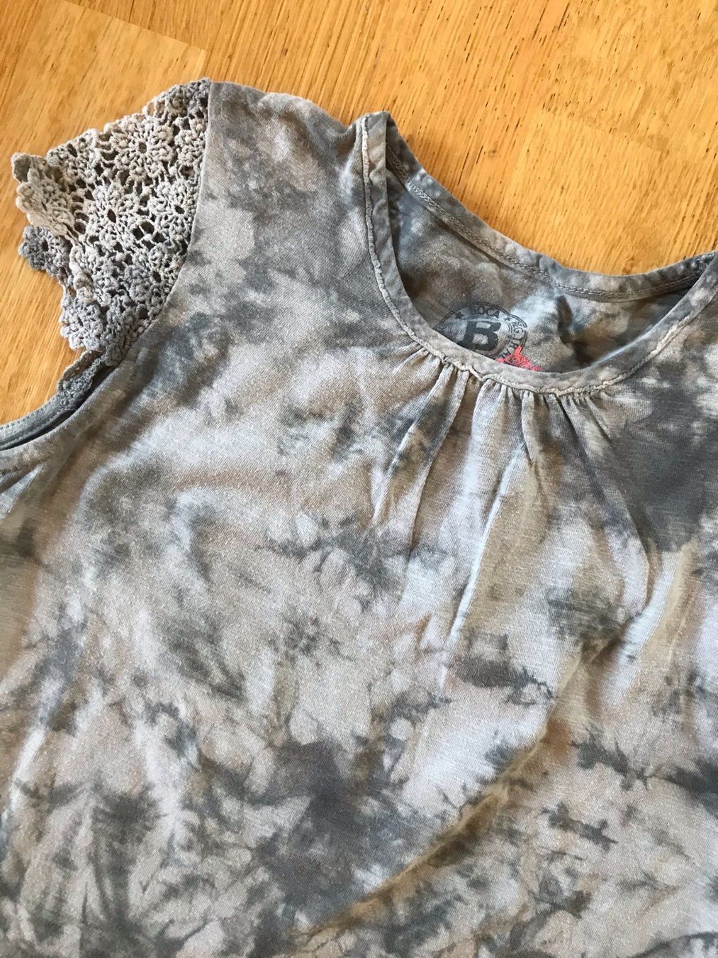 Camicette, T-shirt & Top: T`Shirt – Usato da Spiez venduto da HomeShoppingSpiez 2