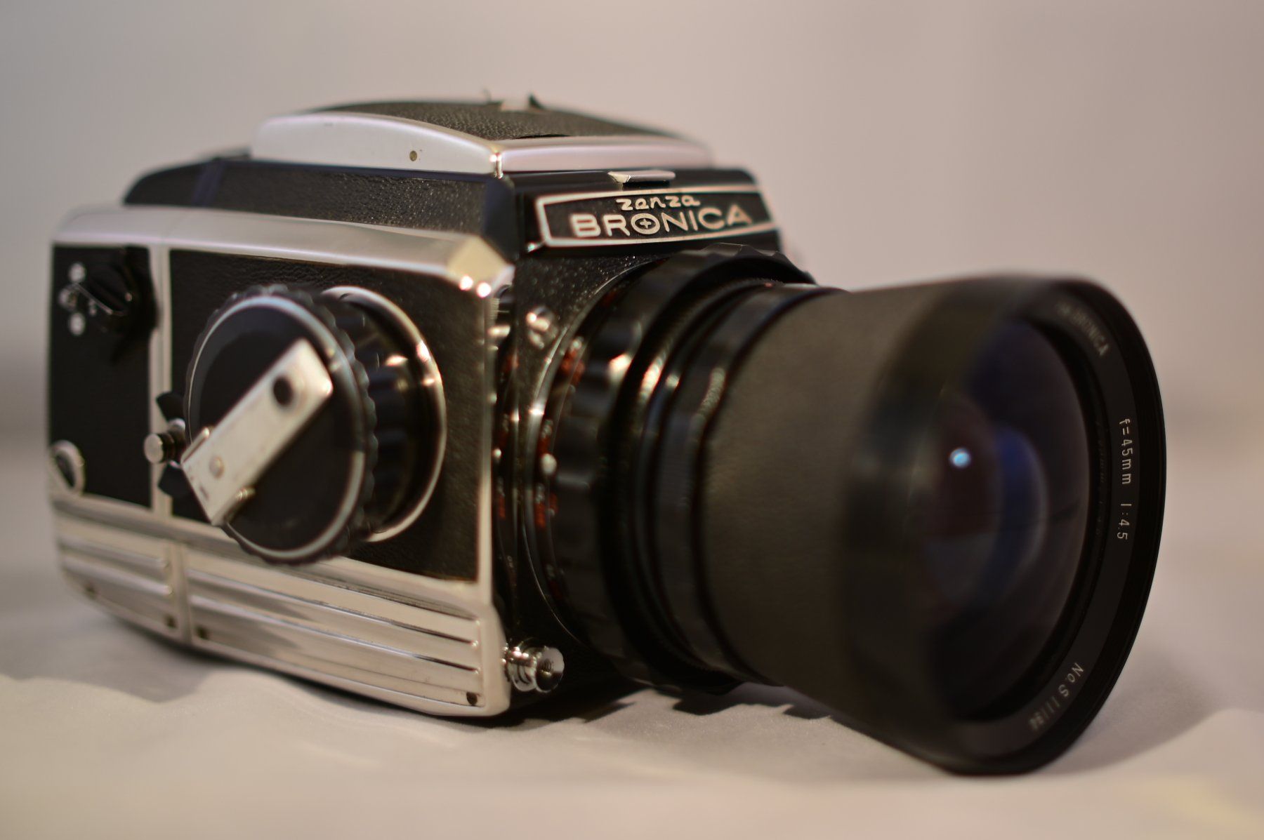 Bronica Kamera: Zenza Bronica S2 – Gebraucht aus Uster von Stoessda
