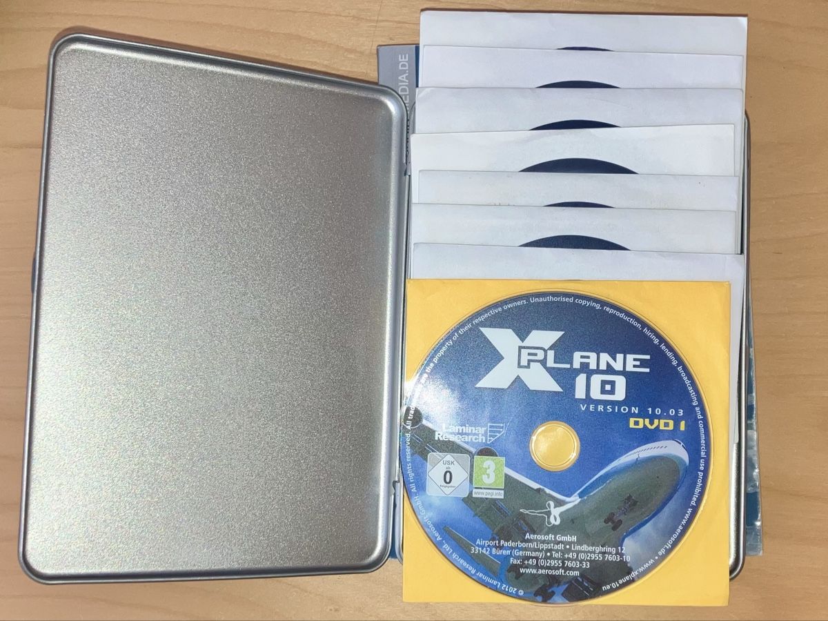 Giochi: X-Plane 10 CD Installation (Version 10.03) + Einsteigerbuch – Usato da Zürich venduto da scentos 2