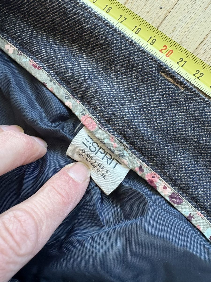 Esprit Pantalons: Esprit soft Wool Blend Trousers, Size 36, – D'occasion à Nyon par Iamher 2