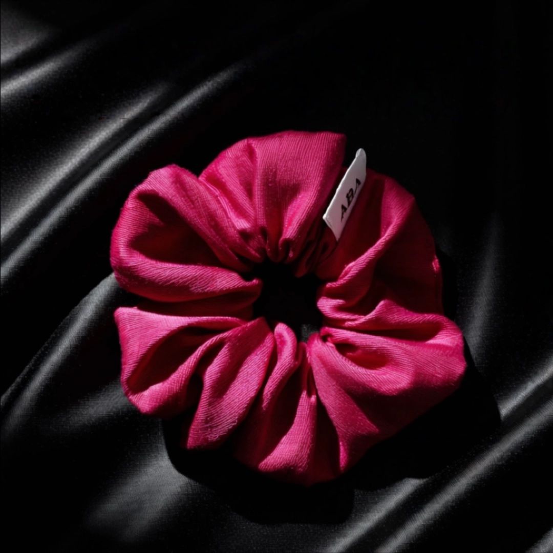 Haarschmuck: Scrunchie - Handgemachtes - Hot Pink - Weich & Haarfreun – Neu und originalverpackt aus Vals von ABA-Atelier 4