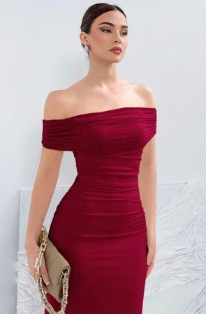 Kleid in Bordeau Rot Grösse S