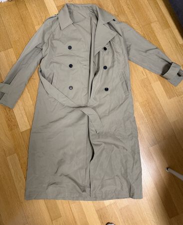 Damen Trenchcoat beige mit Gürtel und Knöpfen gebraucht