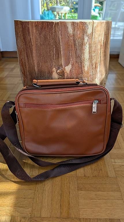 Borse: Umhängetasche Cognac Kunstleder Wolves Original | Tablet | – Nuovo (secondo la descrizione) da Buchrain venduto da bux02 1