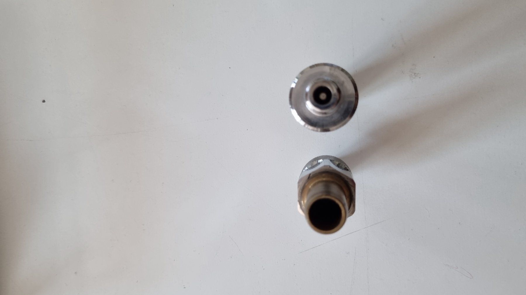 Rubinetteria: raccords pour robinetterie – Usato da La Chaux-de-Fonds venduto da mikilo1 4