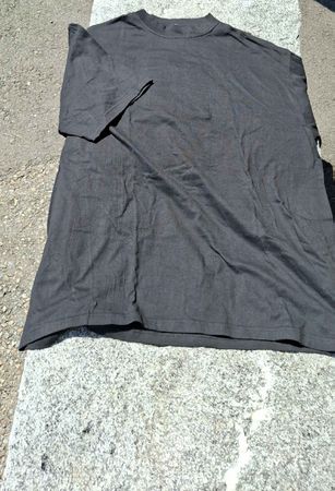 Schlichtes, schwarzes T-Shirt, Grösse XL - Basic für jeden T