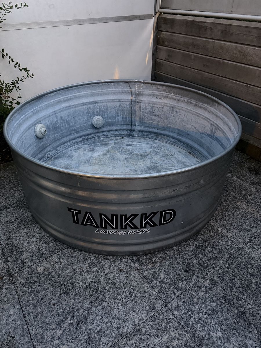 Schwimmbad: Runder Pool von 'Tankkd mit Filteranlage – Gebraucht aus Hünenberg See von Norah1 1