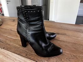 Schwarze, halbhohe Stiefel von Unisa, Größe 40