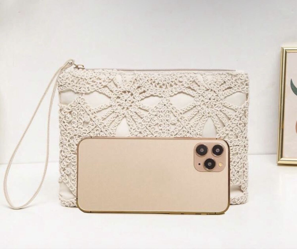 Borse da donna: Pochette crochet beige avec dragonne neuve – Nuovo (secondo la descrizione) da Auvernier venduto da big_7srg 1