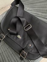 Superbe sac bandoulière LACOSTE style messenger PVC noir