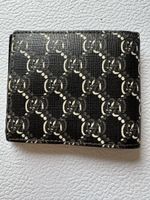 Elegante Gucci Geldbörse schwarz-graues Muster - Top Zustand