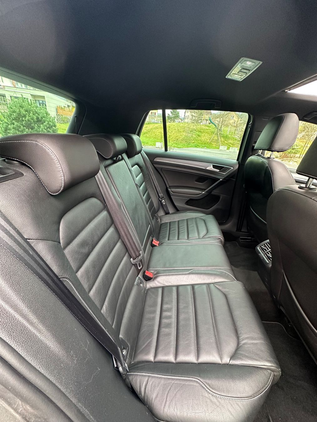 VW Automobili: VW Golf VII 1.4 TSI  R-Line – Usato da Feuerthalen venduto da driven 7