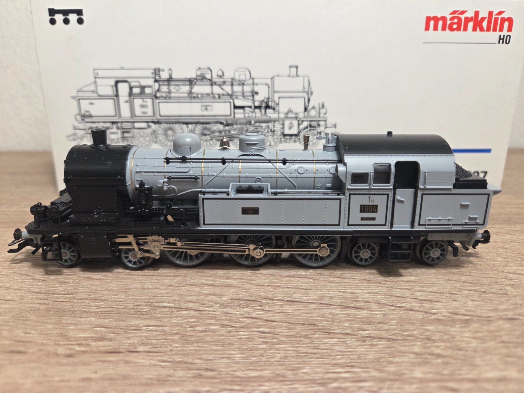 Märklin Modellini di ferrovie: Märklin 83307 Dampflok T 18 H0 – Nuovo e nell'imballaggio originale da St-Aubin-Sauges venduto da Lo_Go