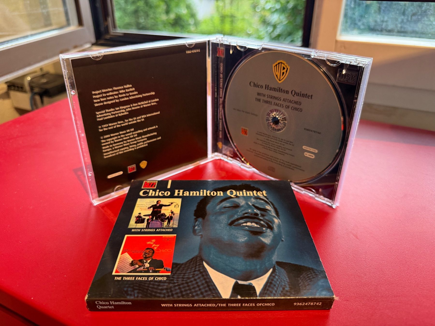 CDs: Chico Hamilton - With Strings Attached/The Three Faces HF41B – Gebraucht aus Küsnacht ZH von JazzRecords 4