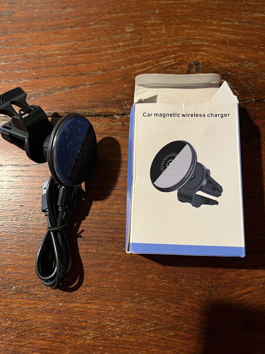 Chargeurs de batterie: Caricatore e supporto wireless magnetico auto – Neuf avec emballage d'origine à Novaggio par Sabi-Pearl 1