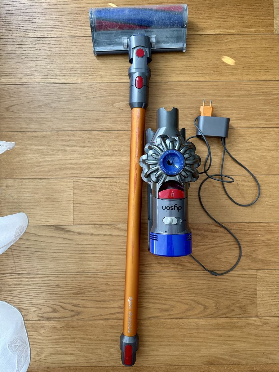 Dyson Aspirapolveri & Accessori: Dyson V8 Absolute Cordless Vacuum Cleaner – Usato da Gattikon venduto da Sarahs_Schatzkammer