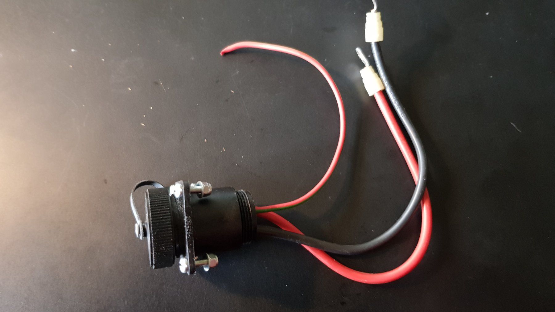 Spine: Militär Stecker 3 Polig – Usato da Bigenthal venduto da fugo 2