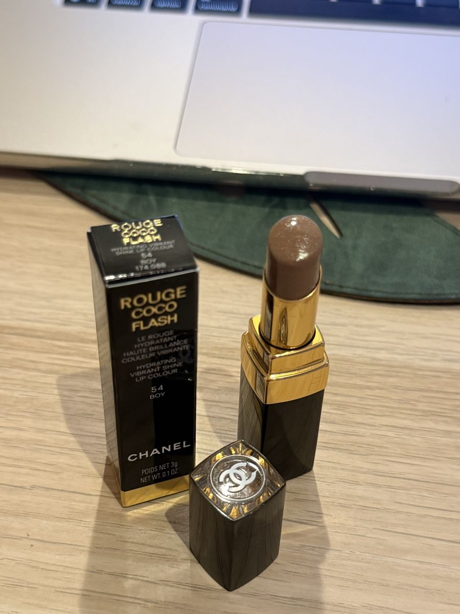 Chanel Maquillage: Chanel Rouge Coco Flash 54 Boy – D'occasion à Luzern par sas_r89l 1