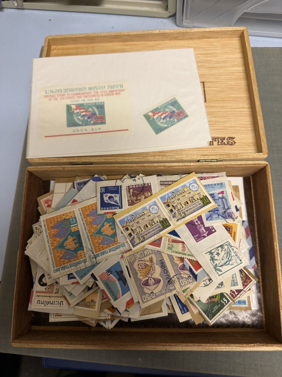 Tutti i francobolli: Kleine Asiatische Briefmarken Sammlung – Usato da Murgenthal venduto da Tina_4055 5